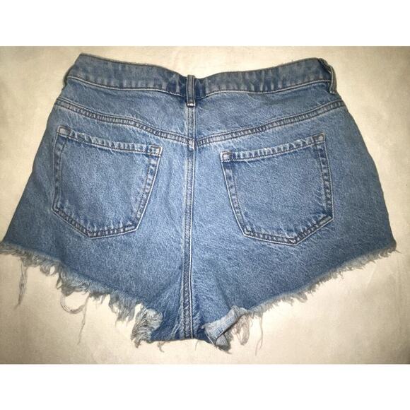 Womens Pacsun High Waisted Distressed Blue Jean Shorts Size 28 - Picture 2 of 4